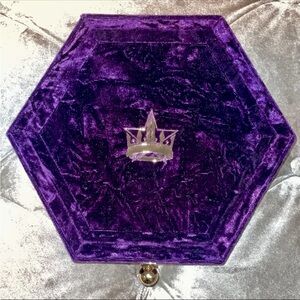 NEW! JEFFREY STAR Purple Velvet Blood Lust Eyeshadow Artistry Palette Beauty